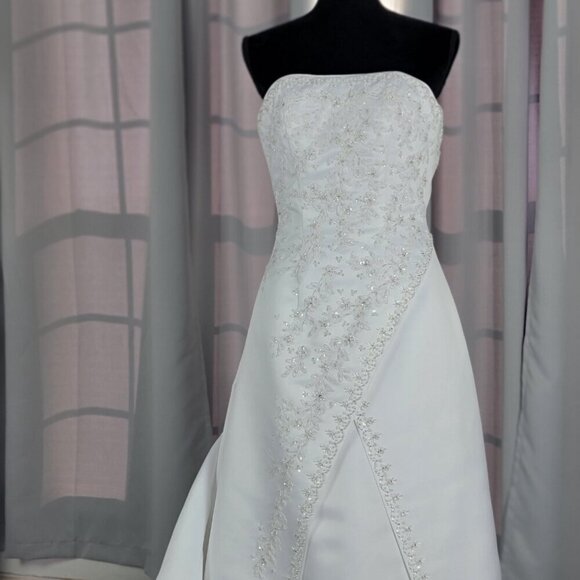 David's Bridal Michaelangelo White Wedding Gown Attached Train Size 4 NWT - Picture 3 of 16